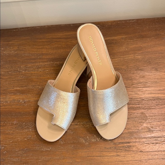 Donald Pliner Shoes - DONALD PLINER